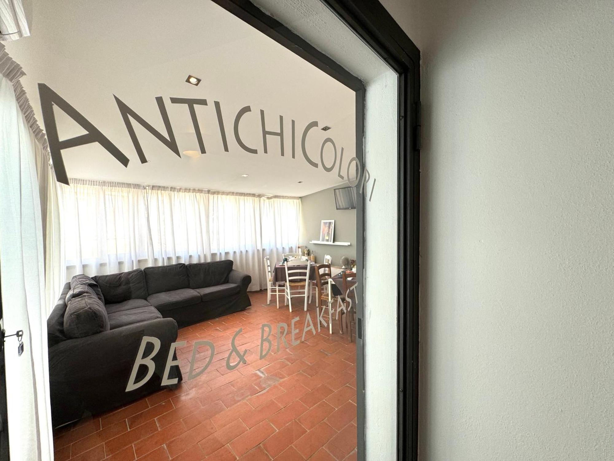 B&B Antichi Colori Чинізі Екстер'єр фото