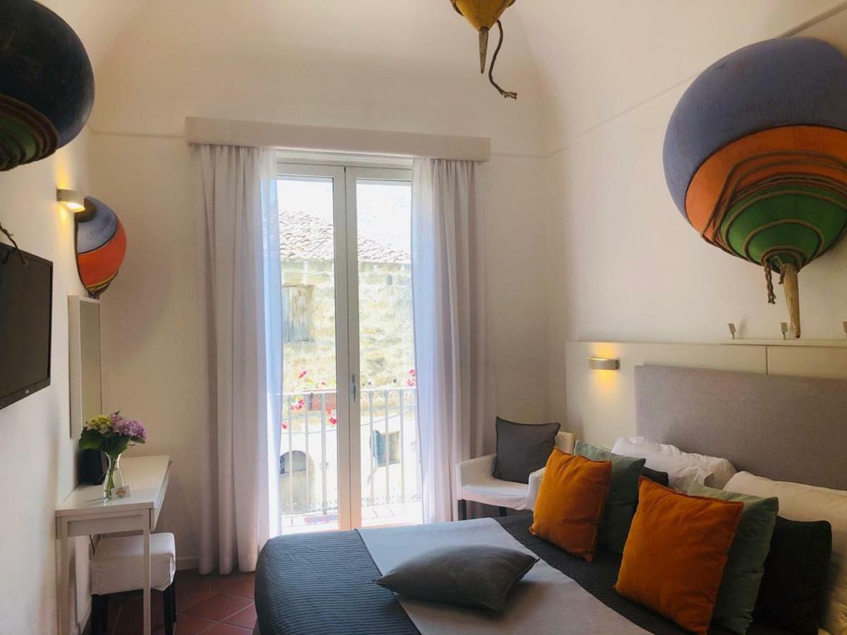 B&B Antichi Colori Чинізі Екстер'єр фото